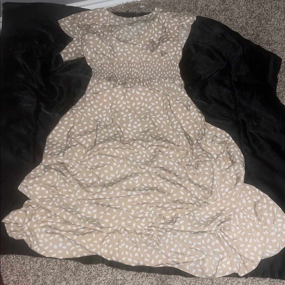 SHEIN Tan and White Leaf Print Midi Dress